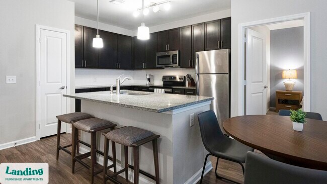 Building Photo - 915 Brentmoor Dr