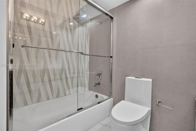 Building Photo - 6039 Collins Ave