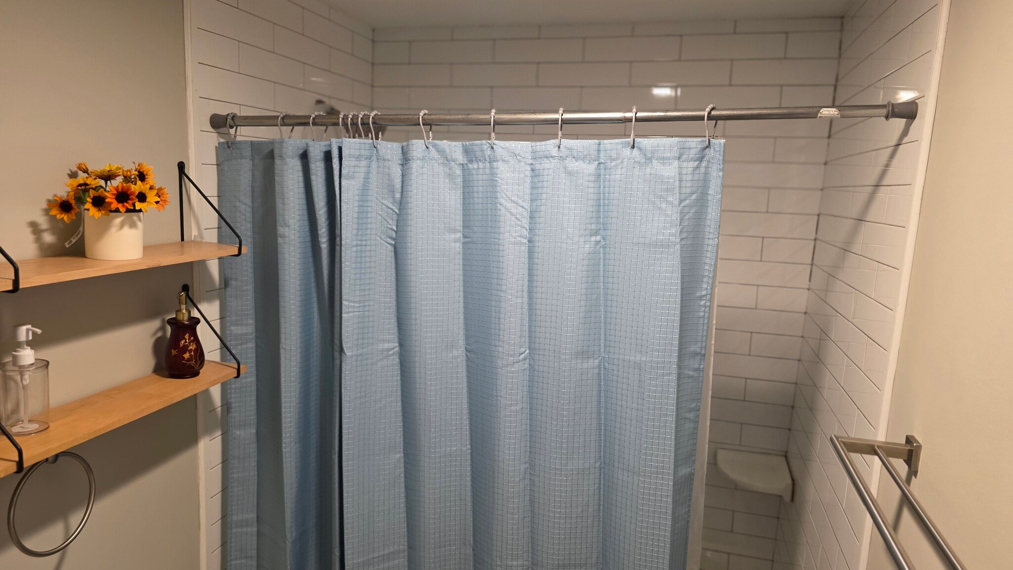 Building Photo - 1417 22nd Ave N