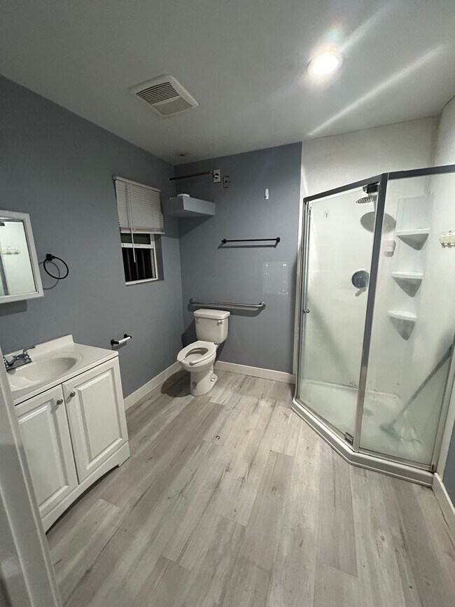 Building Photo - Office/Retail unit on Gaffey Available