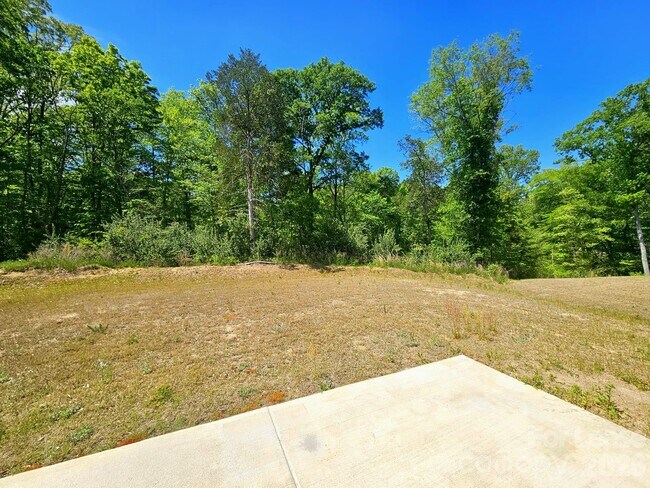 Building Photo - 3854 Rosewood Dr