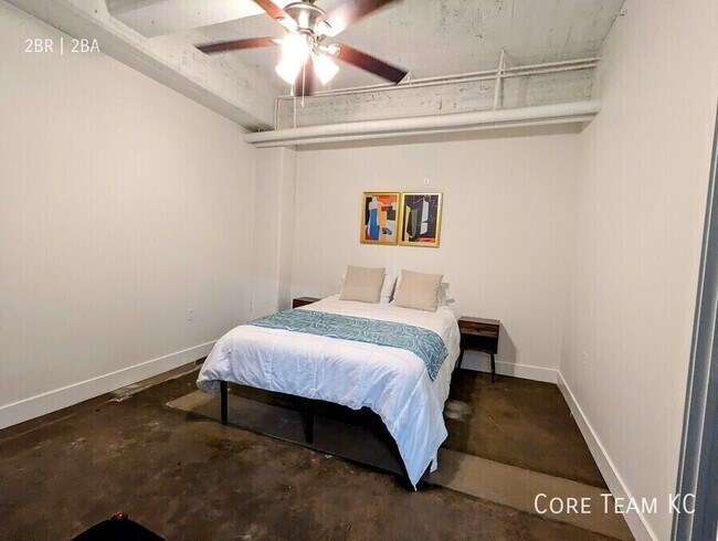 Building Photo - 3100 E Gillham Plaza