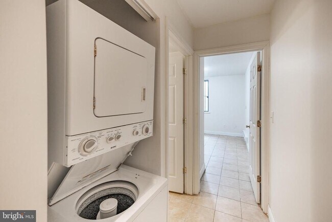 Building Photo - 1927 N 9th St