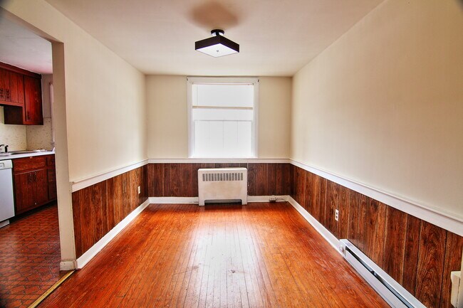 Building Photo - 2BD/1BA Twin!