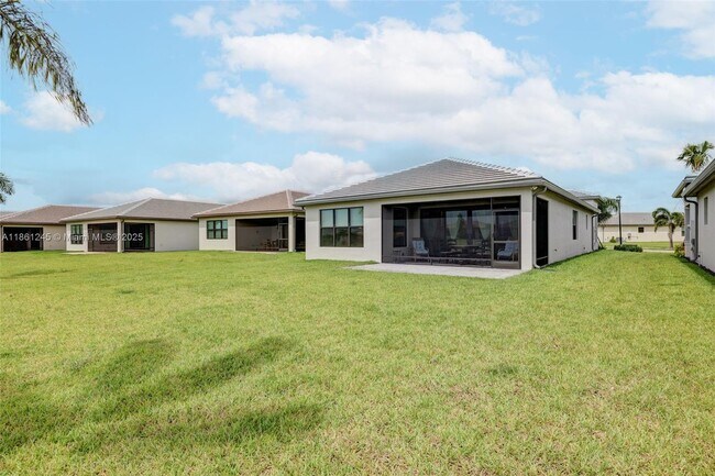Building Photo - 11665 SW Marine Wy