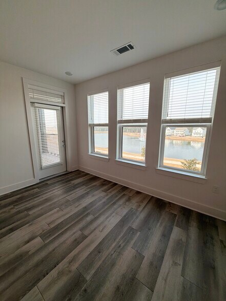 Building Photo - 200 Tadley Way