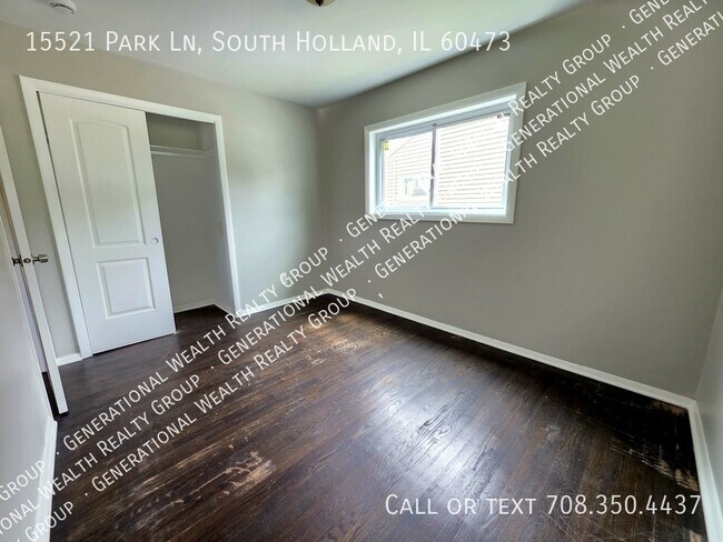 Building Photo - 15521 Park Ln