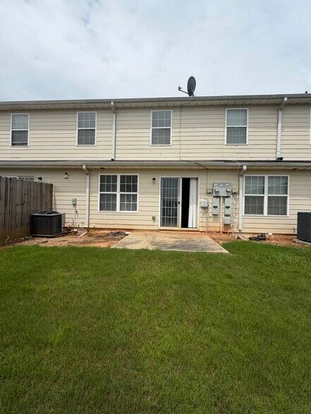 Backyard - 631 Georgetown Ct