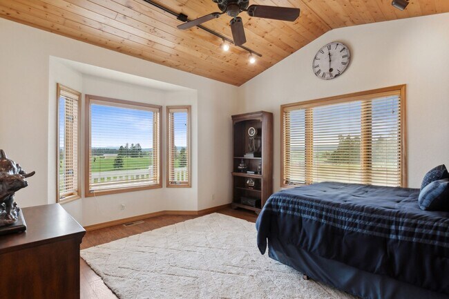 Building Photo - 5-bedroom, 3-bathroom furnished home in Ka...