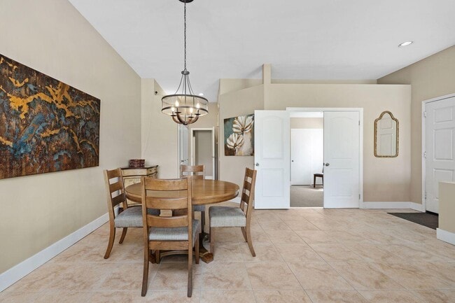 Building Photo - 20 Pebble Beach Dr