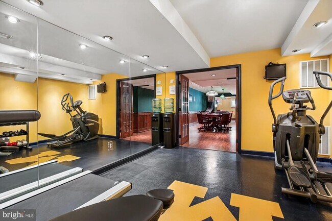 Building Photo - 9454 Newbridge Dr