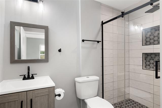 Building Photo - 2728 Livingston Ave