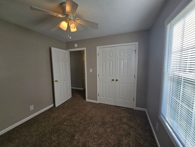 Building Photo - Charming 3-Bedroom Retreat at the End of t...