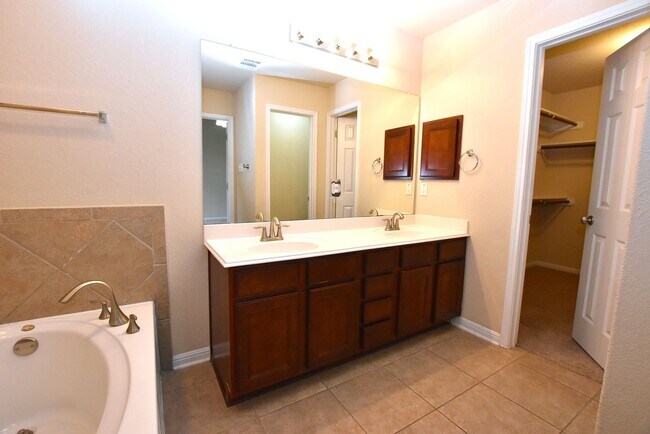 Building Photo - Buda Living Done Right—Space, Flexibility & Location