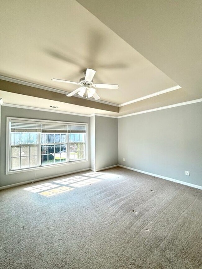 Building Photo - 2408 Strand Ave