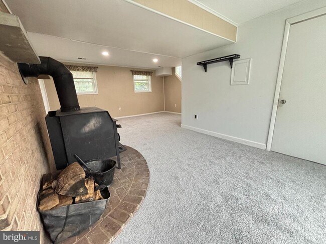 Building Photo - 25936 Largo Ct