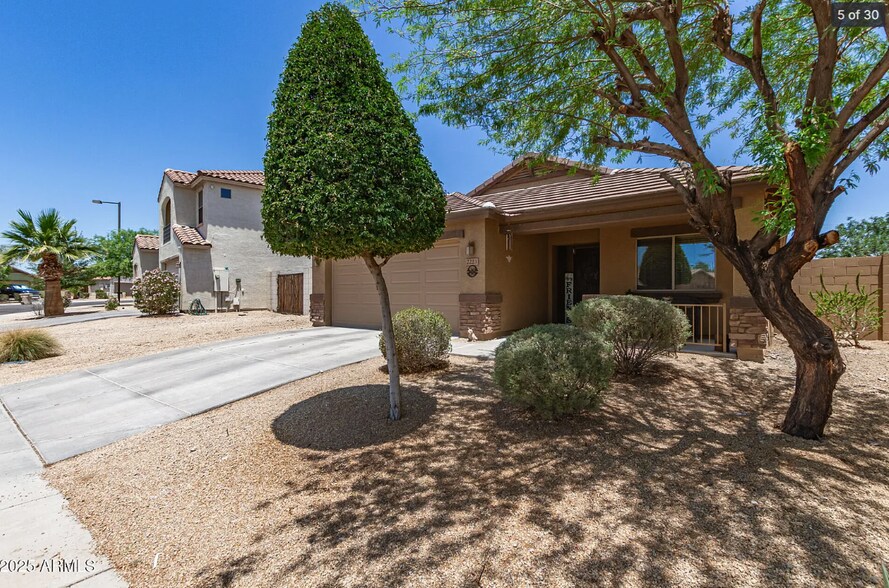 Building Photo - 2223 S Hughes Dr