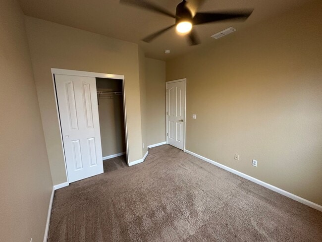 Building Photo - Beautiful Natomas Park Home – 5 Bed / 3 Bath, new interior paint, 2 story!