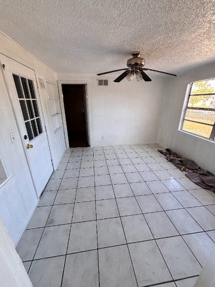 Building Photo - 1541 Newark St S