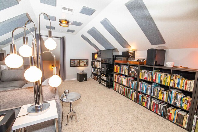 Building Photo - Beautiful Boise Home