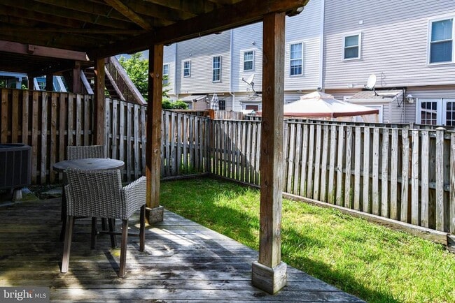 Building Photo - 9466 Sea Breeze Ct