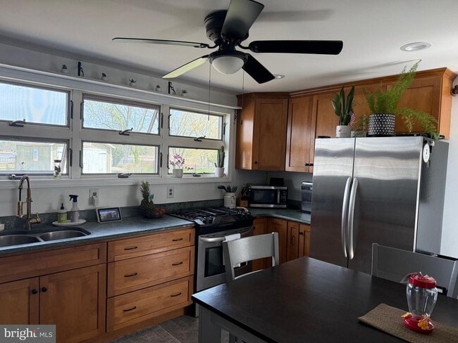 Building Photo - 303 Baptist Rd