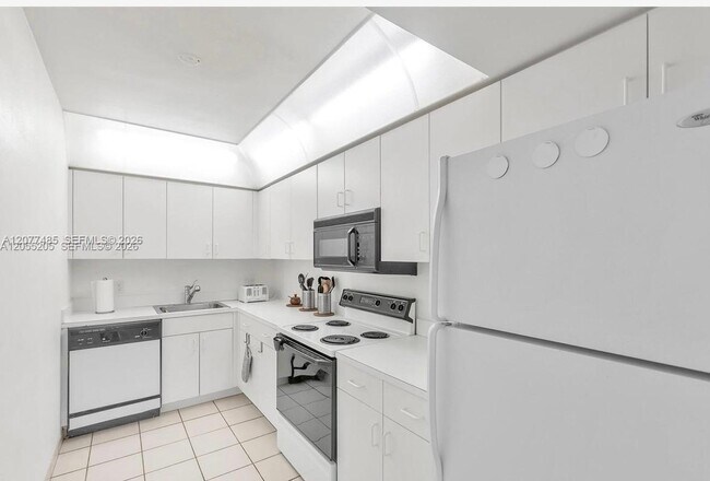 Building Photo - 800 Claughton Island Dr