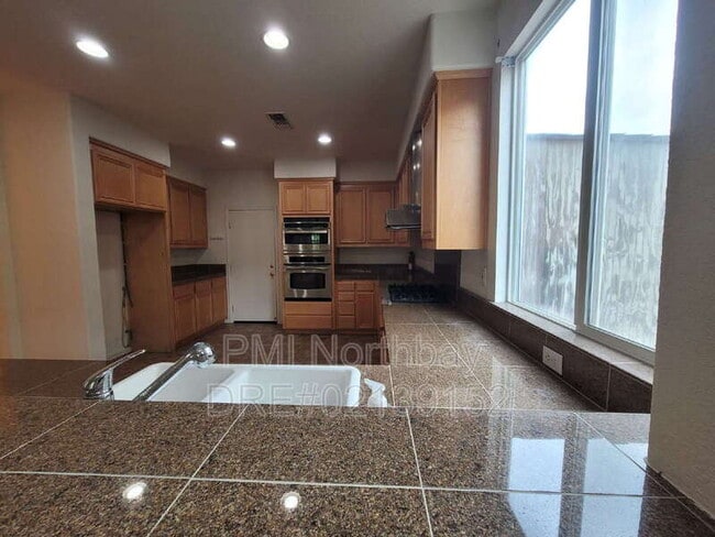 Building Photo - 4051 Sierra Ct