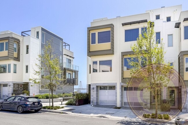 Building Photo - SF Shipyard - 3 BR, 2.5 BA Townhouse 1,634 Sq. Ft. - 3D Virtual Tour, 2-Car Garage