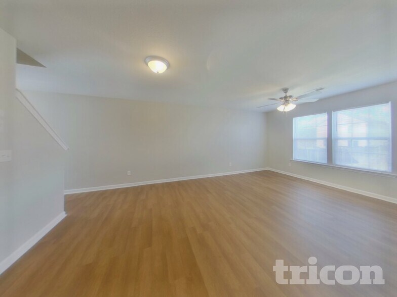 Building Photo - 318 Cavalier Ln