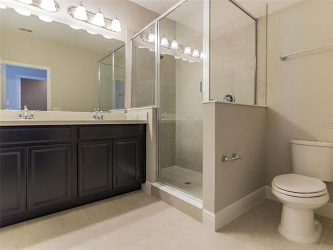 Building Photo - 15470 Honeybell Dr