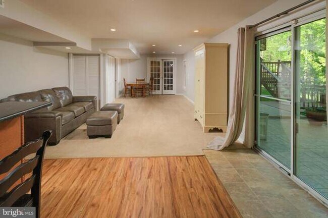 Building Photo - 391 Windermere Dr