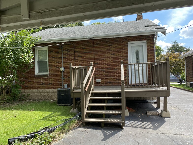 Building Photo - 2321 Annalee Ave