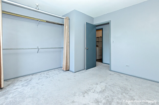 Building Photo - 1402 Inverrary Ln