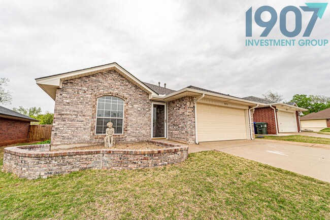 Building Photo - 805 Sequoyah Trail
