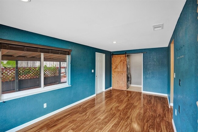 Building Photo - 7245 S Waterway Dr
