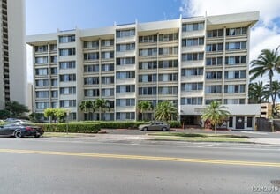 Building Photo - Salt Lake 1 BR/1BA Condo with 1 ASSIGNED P...