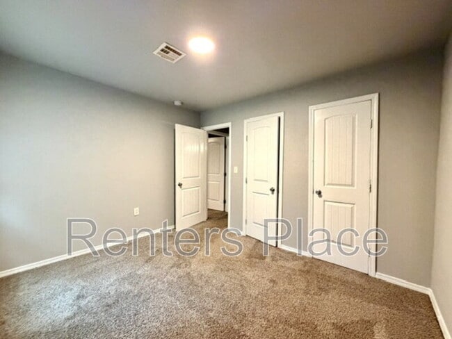 Building Photo - 2326 N Atlanta Pl