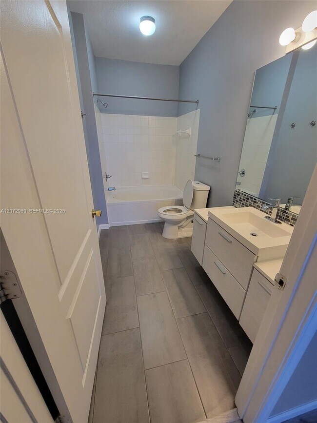 Building Photo - 17962 Villa Creek Dr