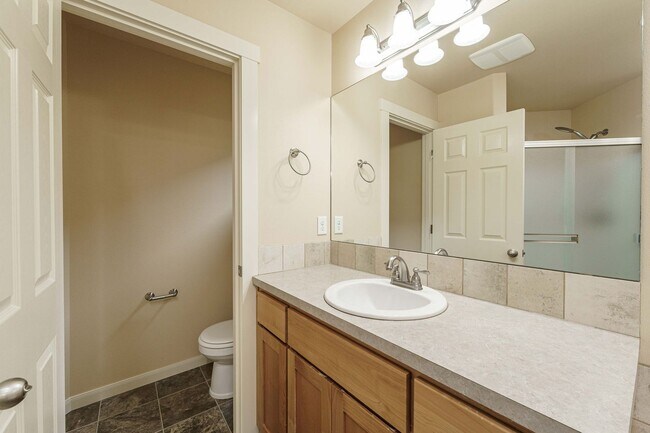 Building Photo - $1000 Year End Savings - Ask Us How! Convenient Location 3 Bedroom 2.5 Bathroom with Fence Back Yard