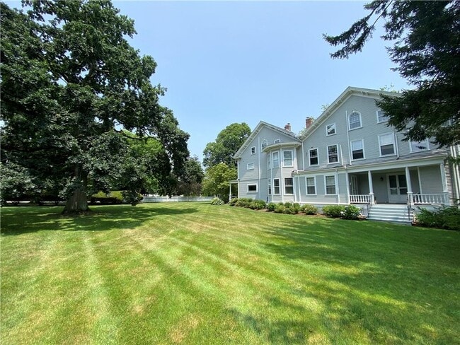 Building Photo - 141 Narragansett Ave