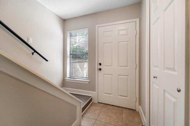 Building Photo - 30 Willowwood Cir