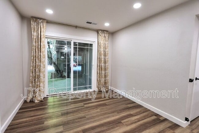 Building Photo - 3160 Watt Ave