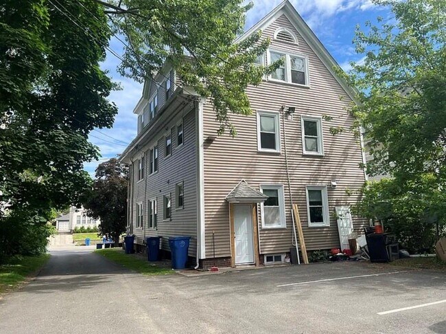 Building Photo - 112 Norwood Ave