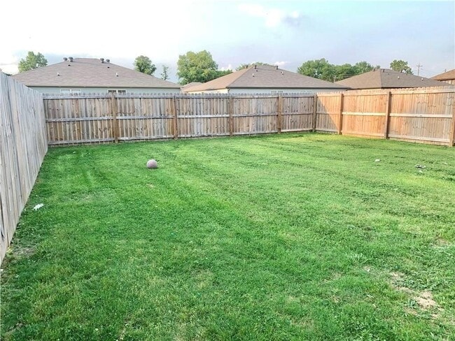 Building Photo - 1703 E Central St