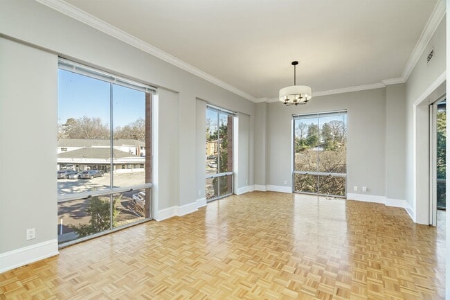 Building Photo - 1400 Kenesaw Ave