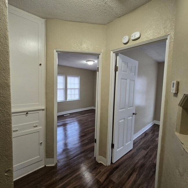Building Photo - 151 Clower Rd