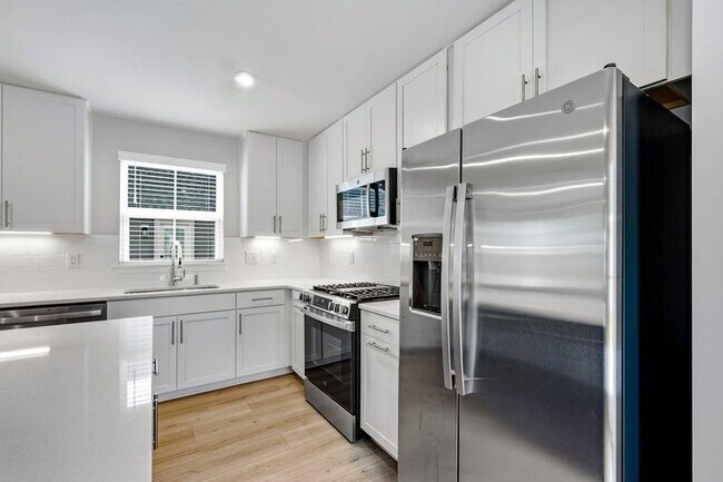 Building Photo - 2752 Rowyn St