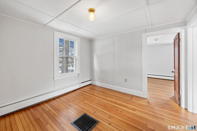 Building Photo - 353 Mt Sanford Rd