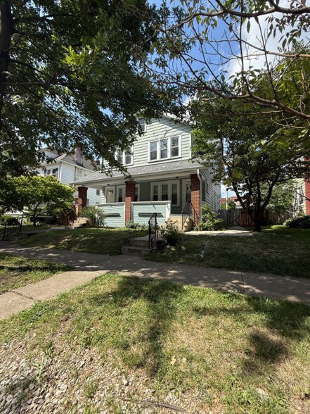 Primary Photo - 250 E Tulane Rd